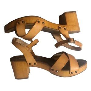 CUSHIONAIRE Sandals Women's Size 9 Honey Slate Faux Wood Block Heel